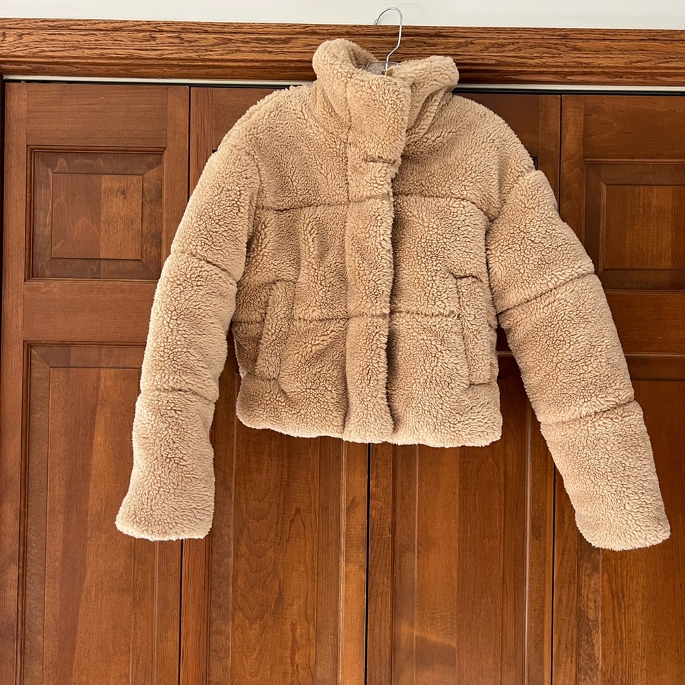 ALO Yoga Beige Teddy Sherpa Cropped Jacket
